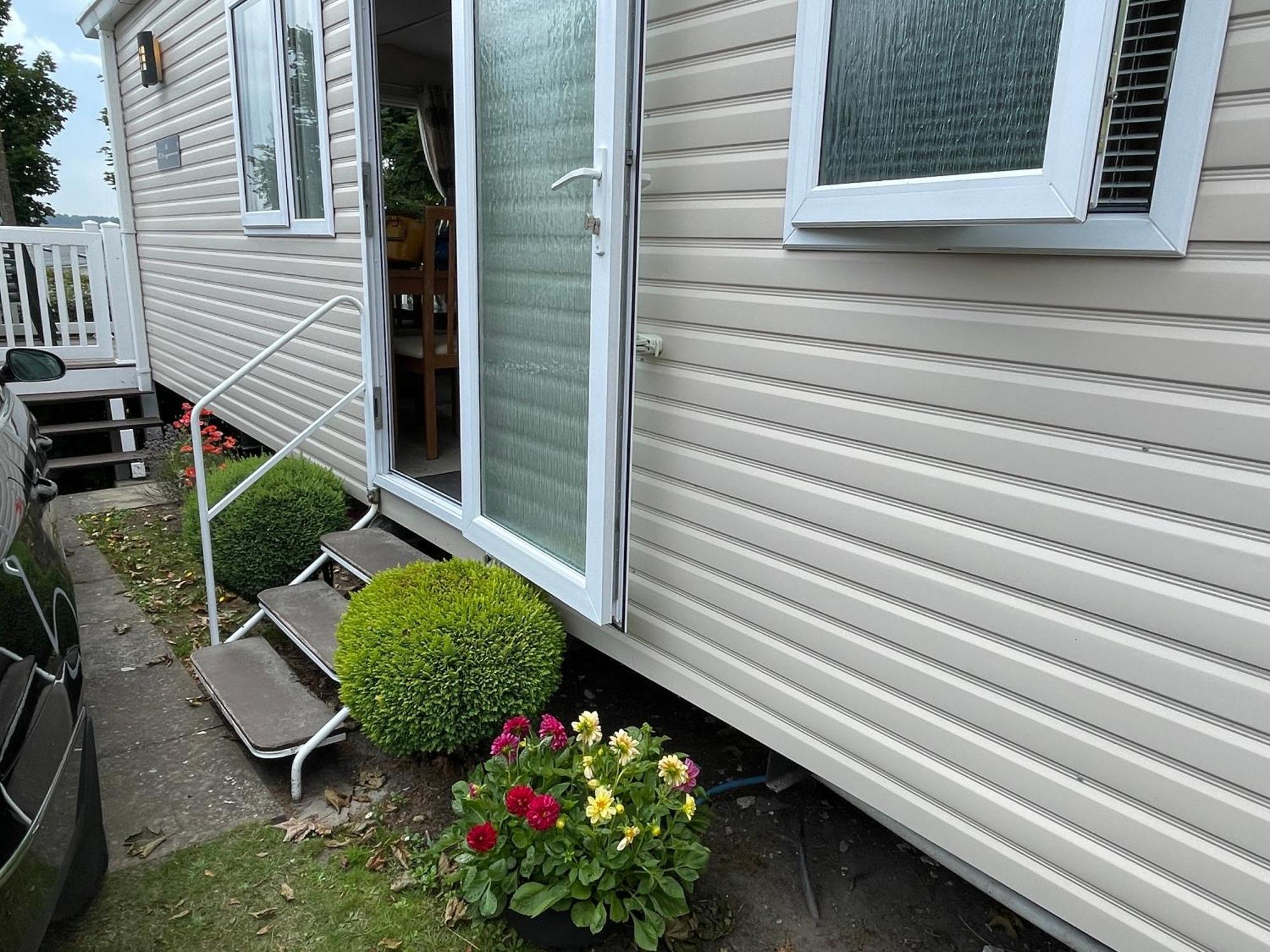 Rockley Park Private Holiday Homes Poole Esterno foto